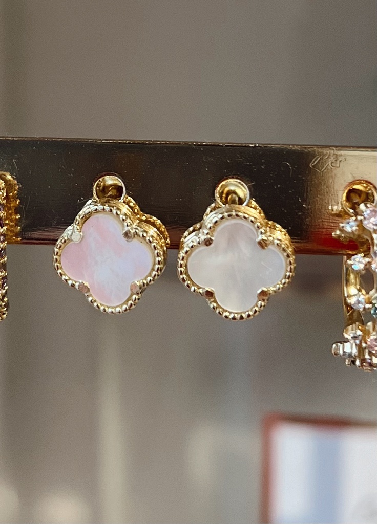 boucle d'oreille plaqué or